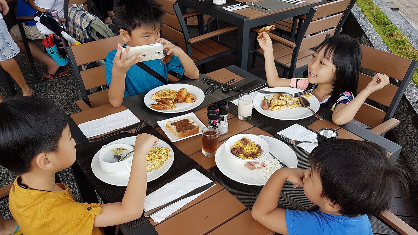 kids---MUM-SAYS-We-loved-glamping-12
