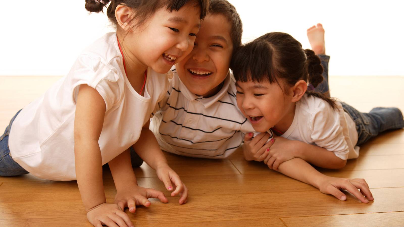 Kids-8-ways-to-avoid-Middle-Child-Syndrome-MAIN