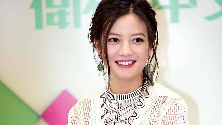 Is actress Zhao Wei a tiger mum?