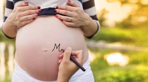 Pregnancy--Choosing-names-for-baby2