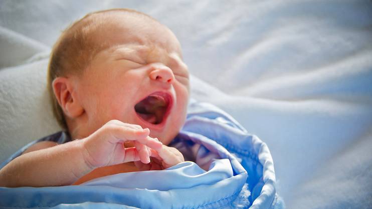 Soothe your crying baby (and tell if he has colic)