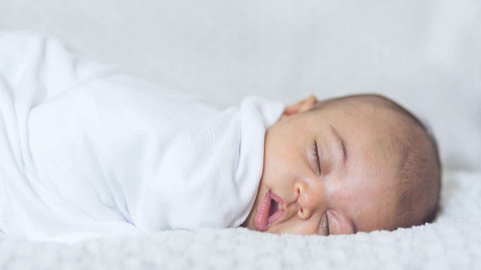 Babies-7-ways-to-recreate-the-womb-and-soothe-baby-to-sleep-1