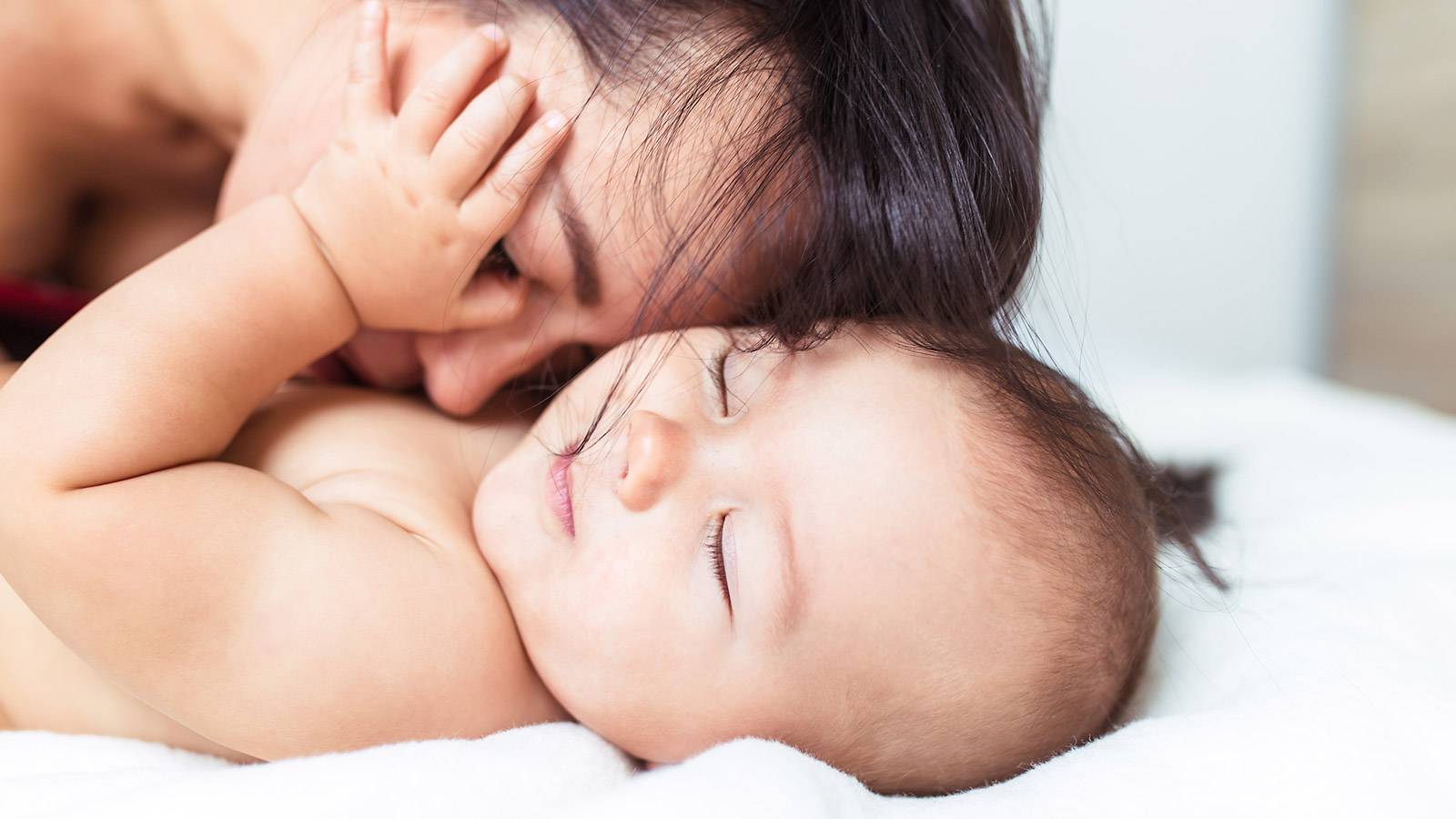Babies-Is-baby-on-a-nursing-strike-or-self-weaning-2