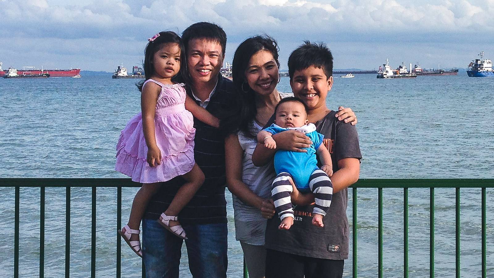 Parents-MUM-SAYS-Coping-with-a-surprise-third-child2