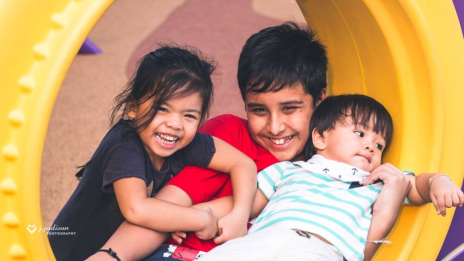 Parents-MUM-SAYS-Coping-with-a-surprise-third-child