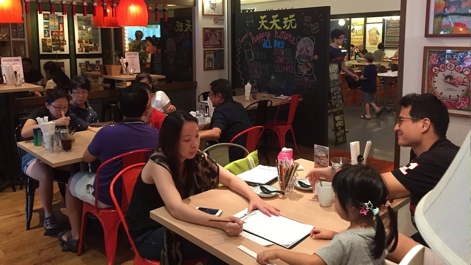 Parents-Restaurant-Review-–-Chow-Fun-Restaurant-&-Bar-INTERIOR