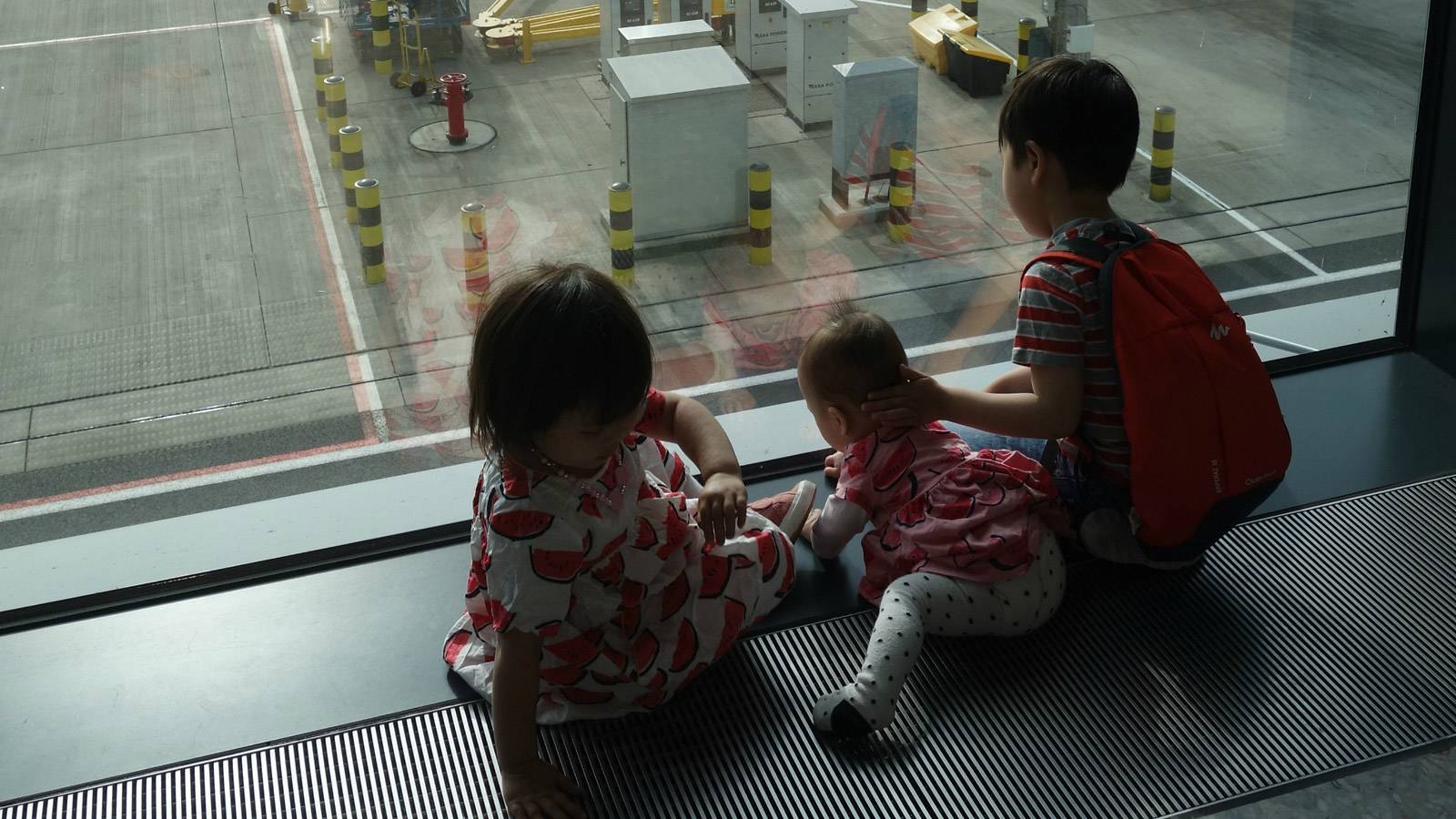 Parents---MUM-SAYS-I-flew-solo-with-three-kids-6