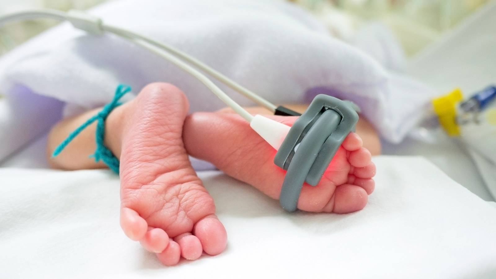 Parents--7-health-and-safety-must-haves-for-your-newborn2