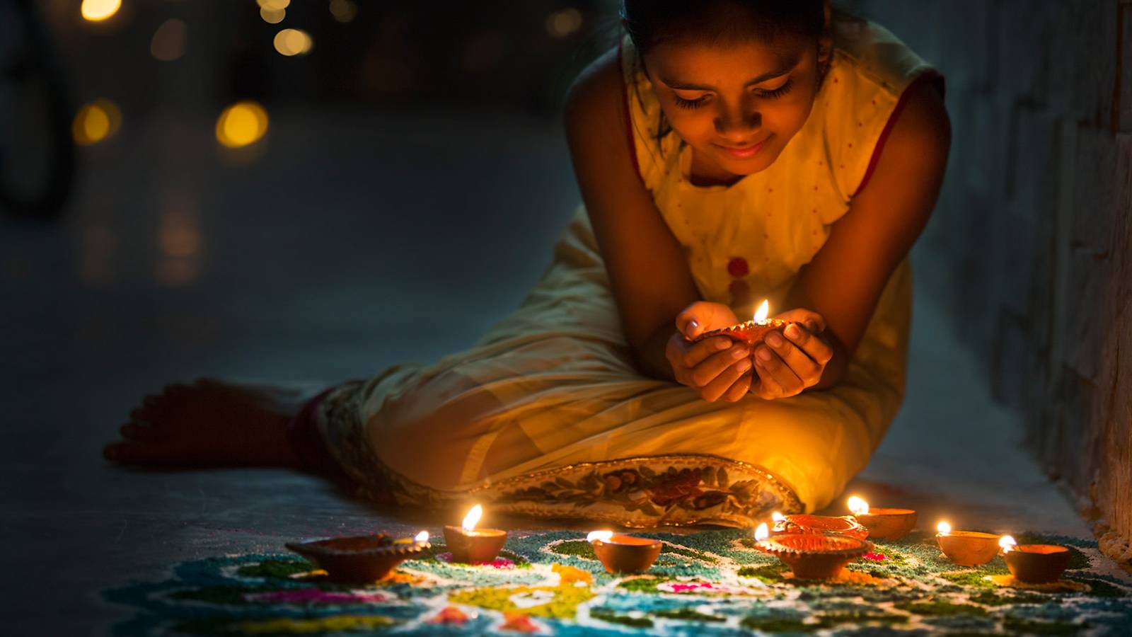 Parents-10-fun-Deepavali-activities-you'll-enjoy-with-junior-MAIN