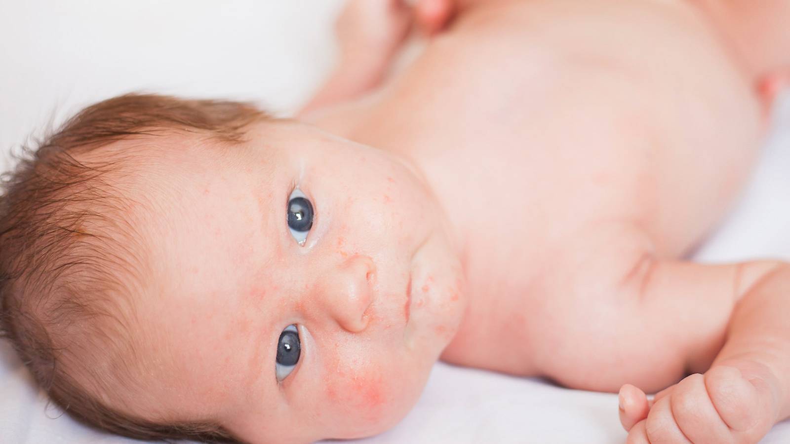 Babies-11-weird-things-nobody-tells-you-about-newborns2