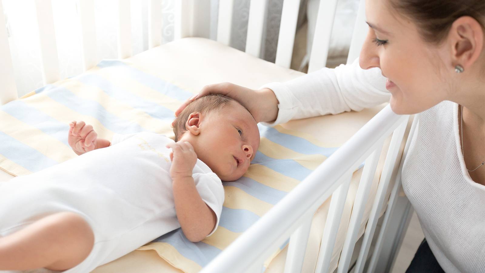 Babies---5-no-tears-ways-to-sleep-train-your-baby-2