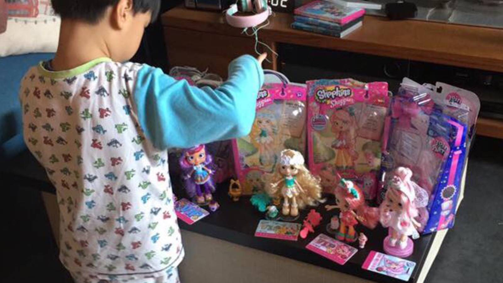 Tots-MUM-SAYS-I-let-my-son-play-with-dolls-3