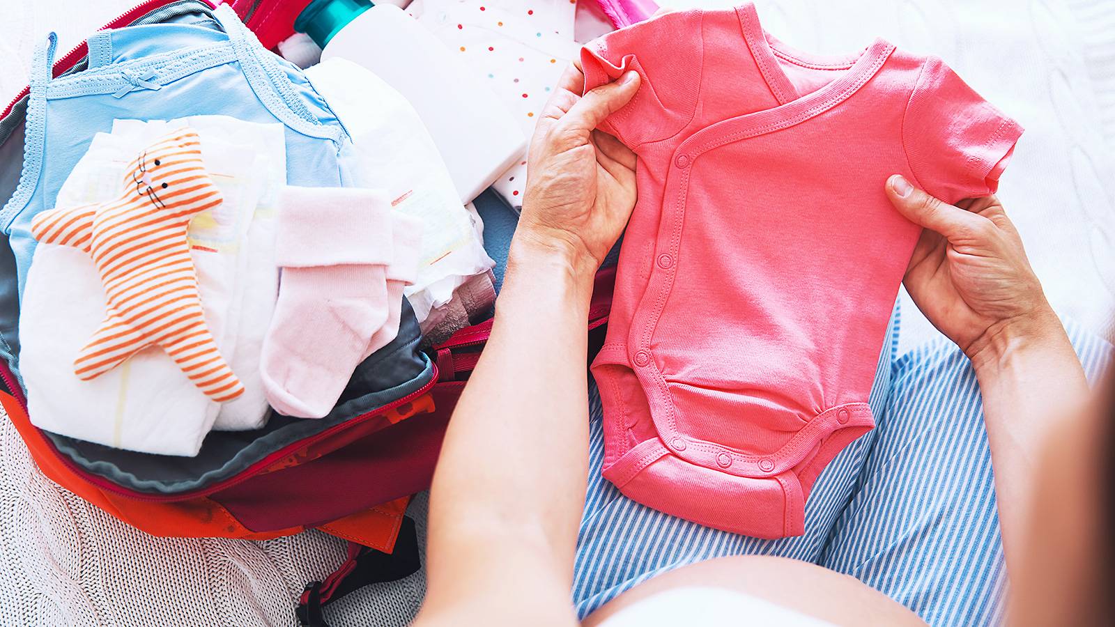 Pregnancy-11-items-you-don’t-need-in-your-hospital-bag-1