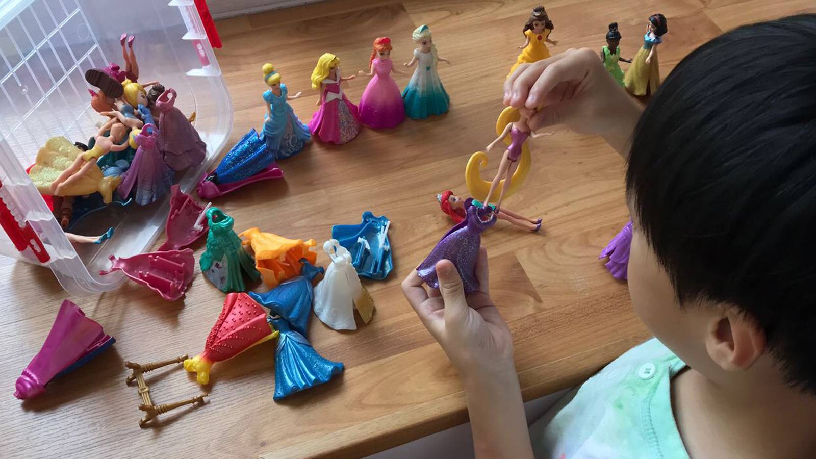 Tots-MUM-SAYS-I-let-my-son-play-with-dolls-MAIN