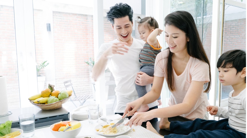 Babies-10-healthy-eating-habits-to-instil-in-your-brand-new-eater-2.jpg