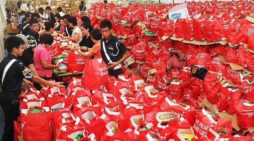 10 ways to give at Christmas — and learn what it gives your kids