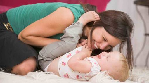 Stay home with baby or start work again?