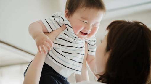 Babies--8-great-steps-to-bond-with-baby-(FRISO) (1)