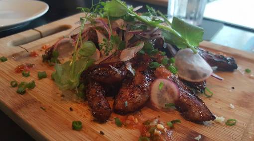 Parents-Restaurant-Review-Mischief-11