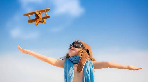 Babies-Track-your-baby's-milestones---Travelling4