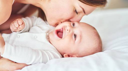 Babies-Track-your-baby's-milestones-Character1