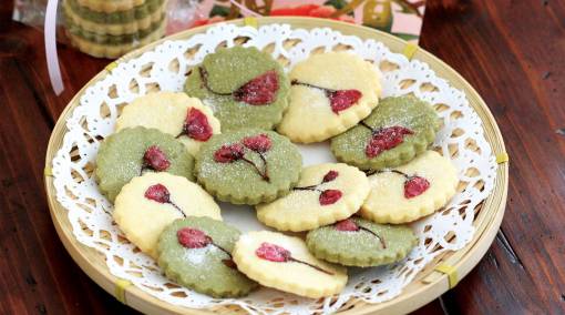 Make-it-3-cookie-recipes-to-bake-with-junior-almond shortbread